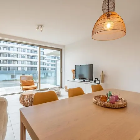 Modern For 6 With Terrace & Parking 奥斯滕德