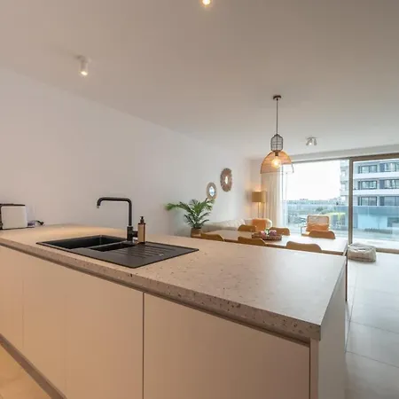 Modern For 6 With Terrace & Parking Апартаменти *