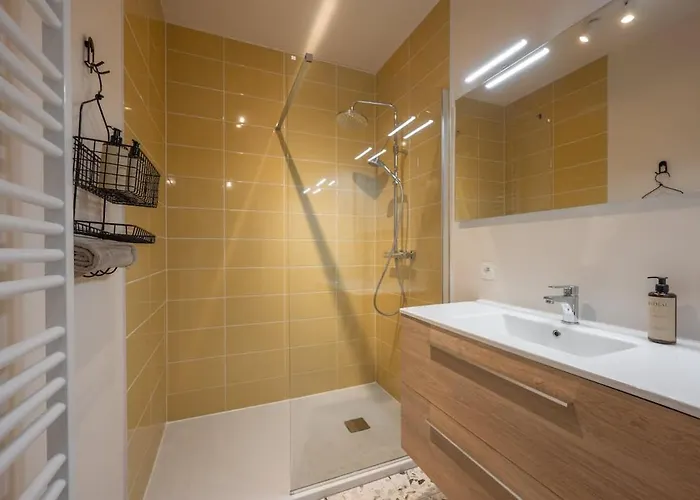 公寓 Modern For 6 With Terrace & Parking *