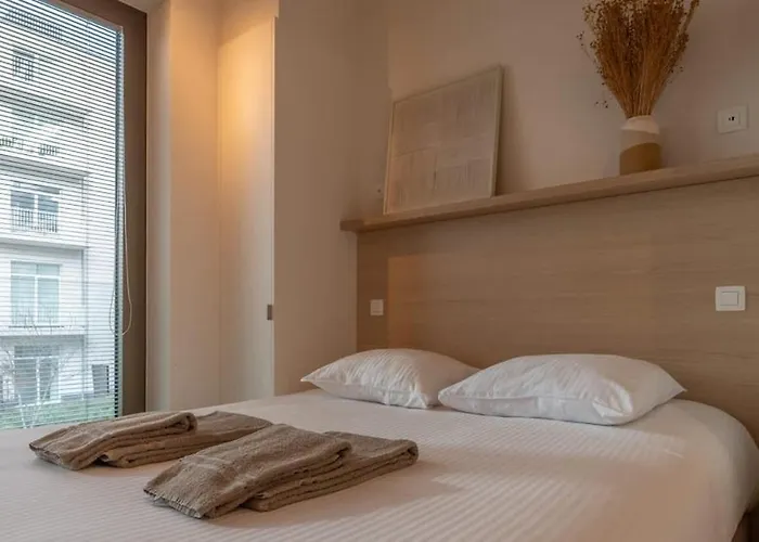 Modern For 6 With Terrace & Parking 公寓 *